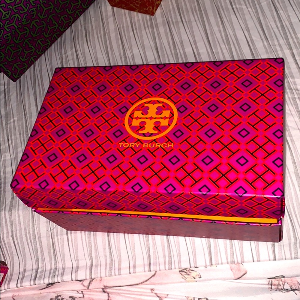 Tory sandals box